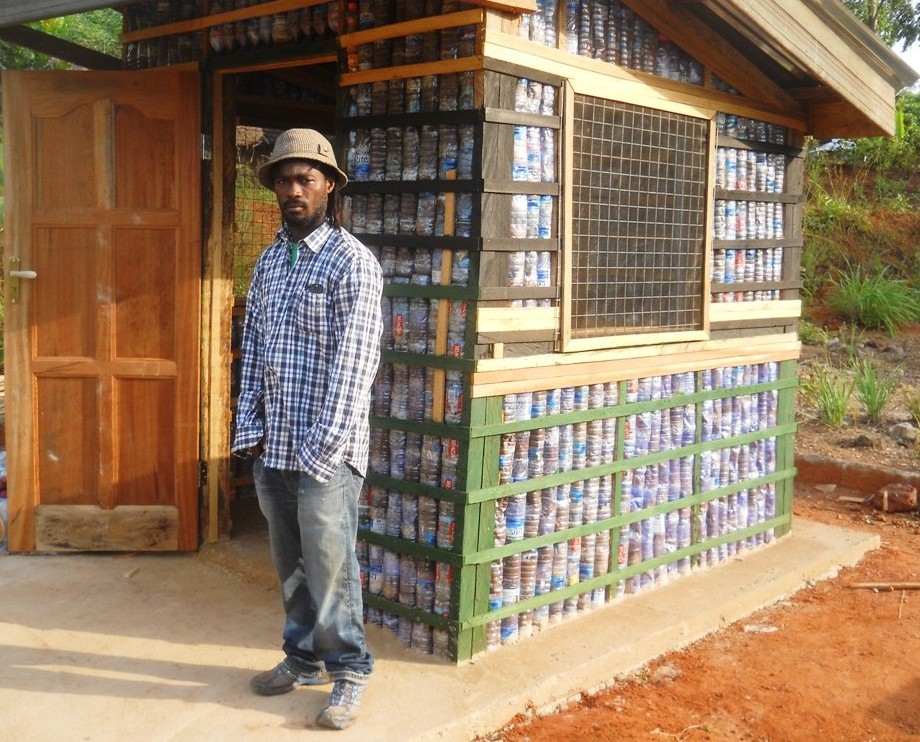 Project Ecovillage Centre des Hommes Up-cycling building example
