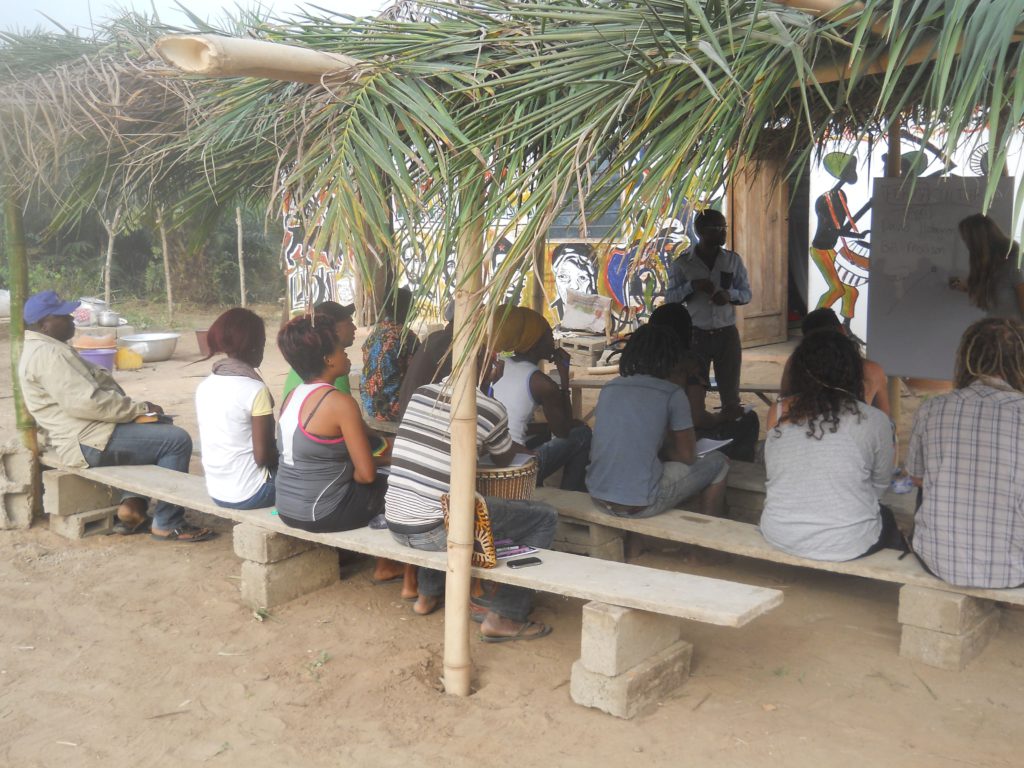 Projet Ecovillage Centre des Hommes permaculture classes 