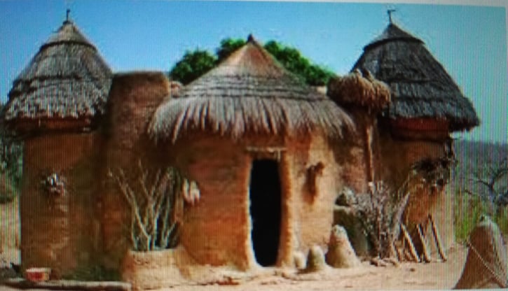 Voyage au Togo visite du village de tata tambermand
