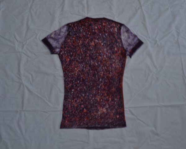 T-shirt batik for young lady. In front two fish design and on the back dotted lines, dark red. 59 x 30 cm. - Image 4