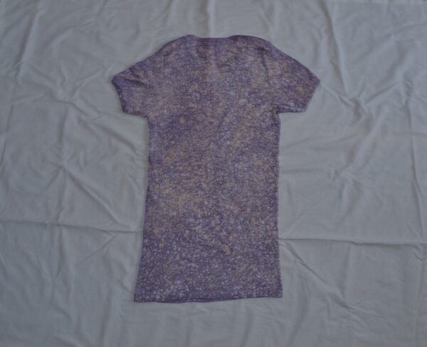 T-shirt batik for women. In front yin and yang and on the back dotted lines, slim neutral purple yellow. 66 x 28 cm. - Image 2